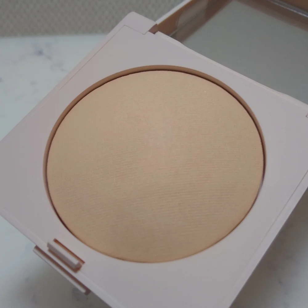 Laura Mercier Real Flawless Luminous Perfecting Pressed Powder Translucent